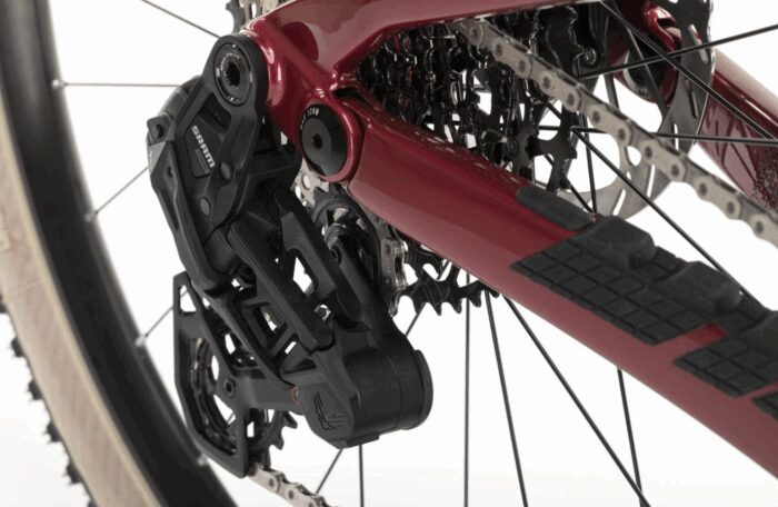 VTT 29" carbone trail tout suspendu Conor Burst dark rouge dérailleur shimano